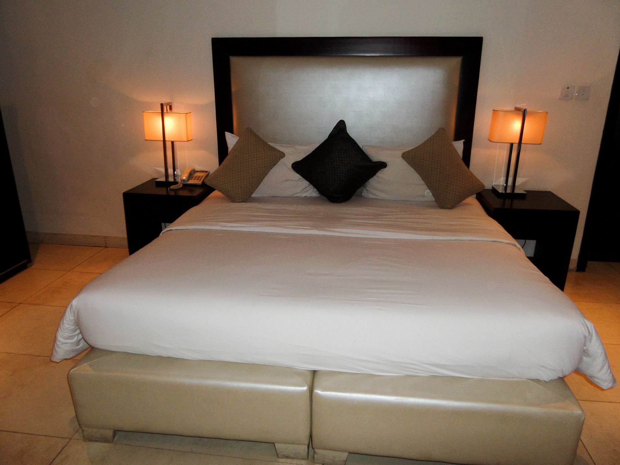 S & S Hotel & Suites Lagos Exterior foto