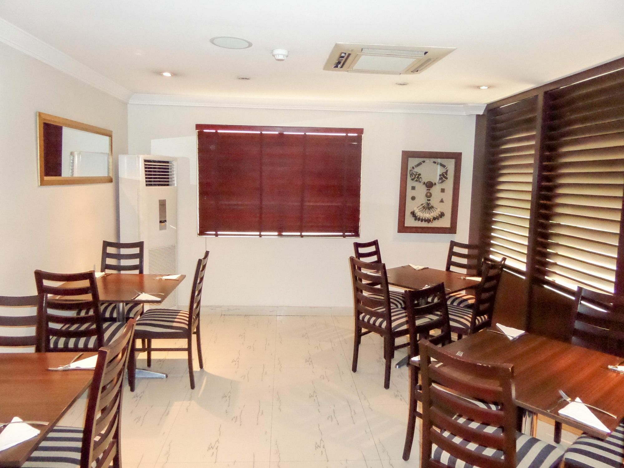 S & S Hotel & Suites Lagos Exterior foto